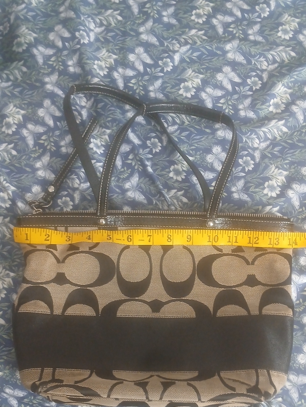 Coach Black and Tan Signature Tote - Picture 5 of 7